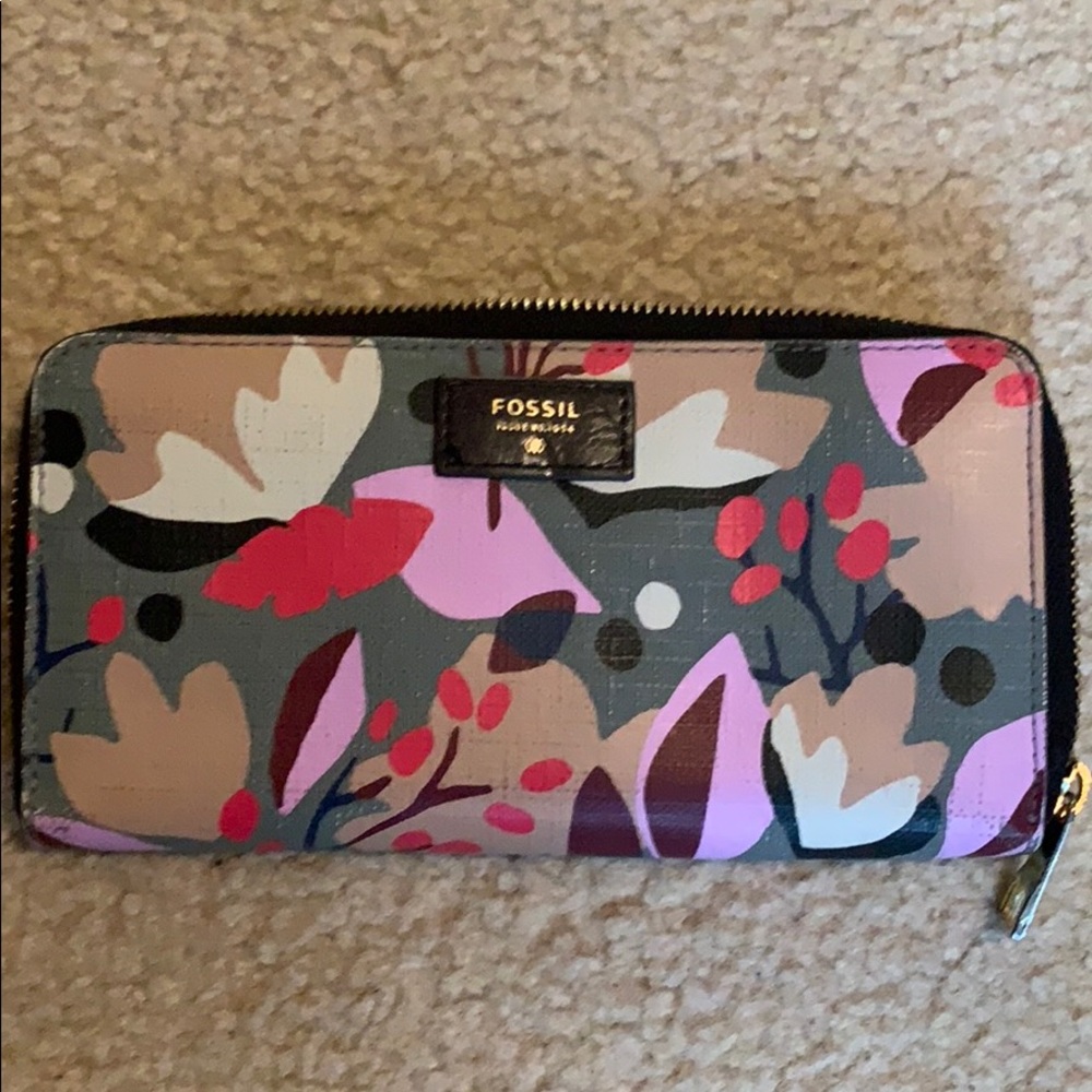 Fossil floral wallet